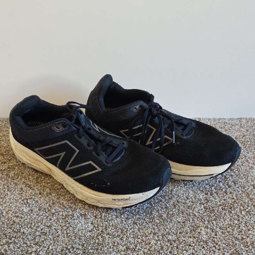 New Balance Running Shoes - Fresh Foam  Size 10.5 Black and White Athletic Shoes